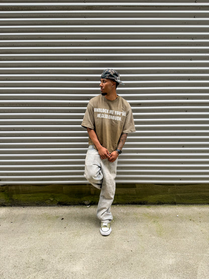 UNBLOCKE ME“ TEE WASHED OLIVE